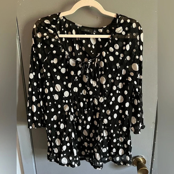 APT 9 see through 3/4 sleeve top. Sz M. - Picture 1 of 5